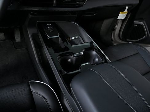 New 2026 Porsche Cayenne image 15