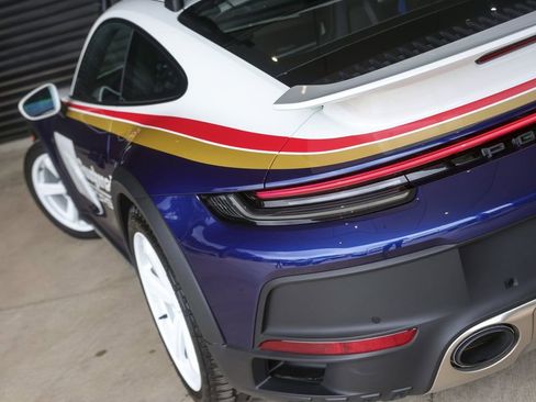 Used 2024 Porsche 911 Dakar image 17