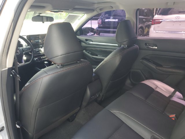 Used 2023 Nissan Altima 2.5 SR w/ SR Premium Package FWD image 9