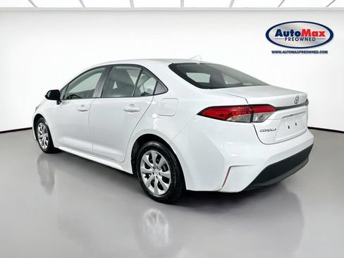 Used 2025 Toyota Corolla LE FWD image 5