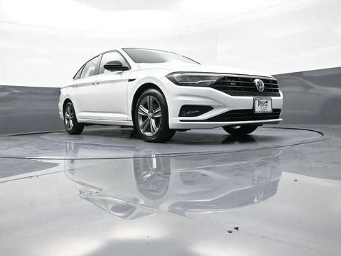 Used 2020 Volkswagen Jetta R-Line w/ R-Line Cold Weather Package FWD image 27