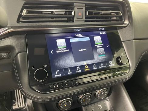 Used 2024 Nissan Z Performance w/ Floor Mat Package RWD image 7