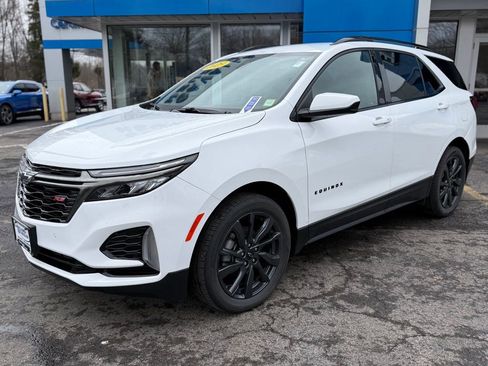 Used 2023 Chevrolet Equinox RS image 1