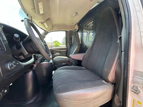 Used 2019 GMC Savana 2500 w/ Driver Convenience Package image 23