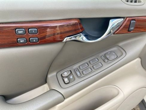 Used 2000 Cadillac De Ville Base w/ Comfort/Convenience Pkg image 14