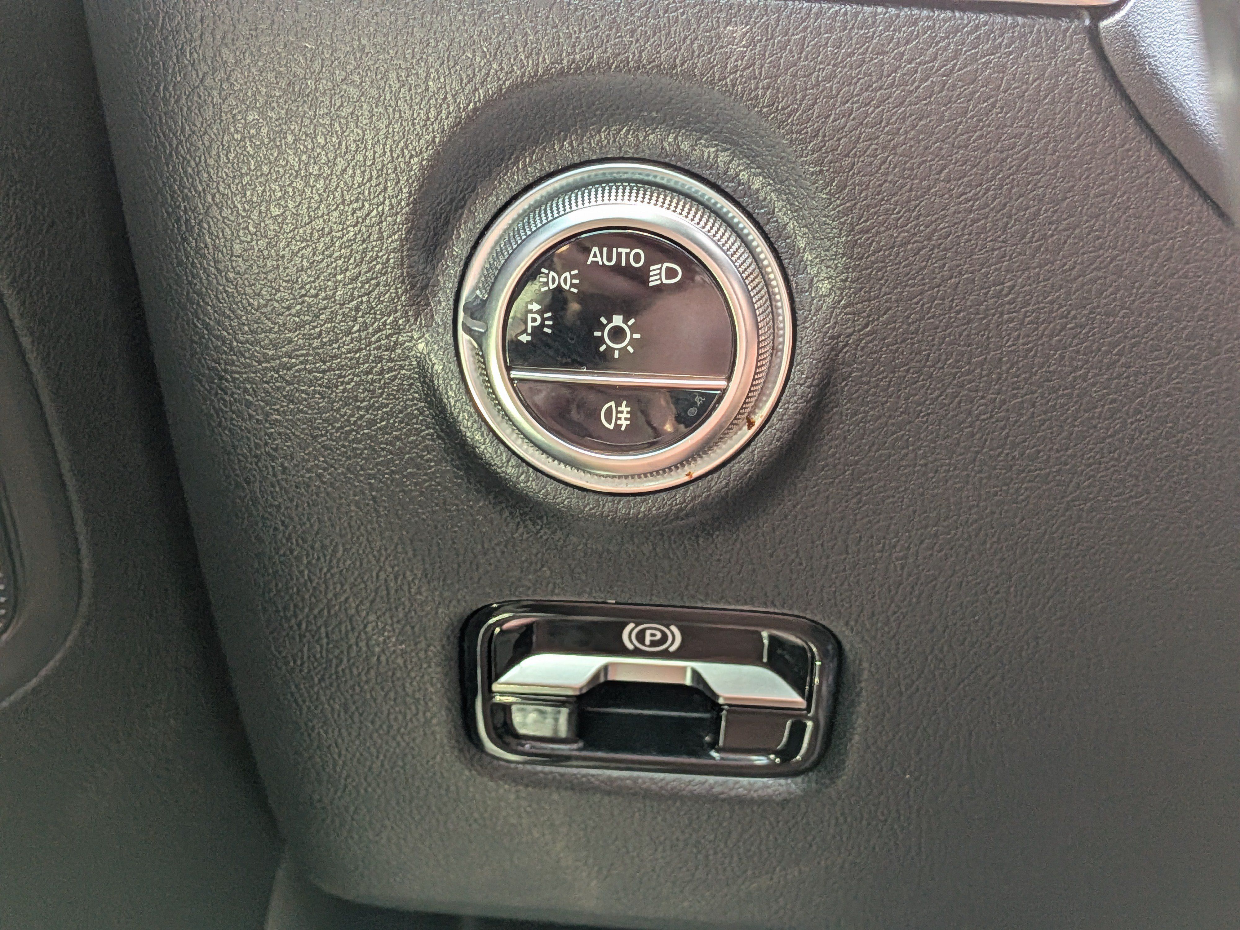 Used 2023 Mercedes-Benz C 300 4MATIC Sedan image 23
