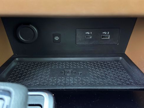 Used 2024 Nissan Pathfinder Platinum w/ Black Appearance Package image 29