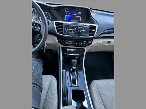 Used 2016 Honda Accord LX image 17