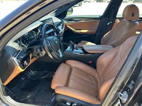 Used 2019 BMW 530i xDrive w/ Convenience Package AWD/4WD image 9