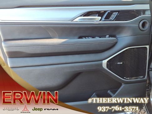 New 2026 Jeep Grand Wagoneer L Limited w/ Premium Group II AWD/4WD image 8