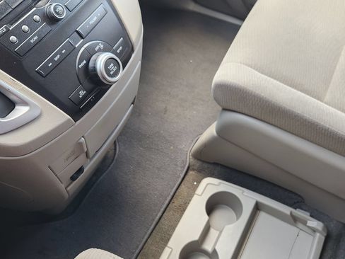 Used 2013 Honda Odyssey LX image 19