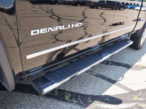 Used 2019 GMC Sierra 2500 Denali AWD/4WD image 14