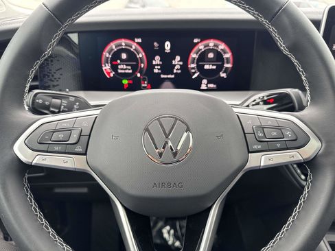 New 2026 Volkswagen Tiguan SE FWD image 18