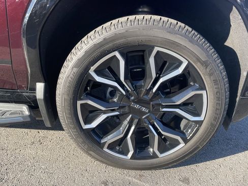 Used 2025 GMC Sierra EV Denali image 32