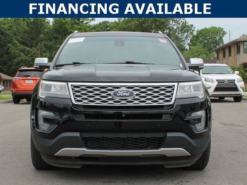 Used 2017 Ford Explorer Platinum image 3