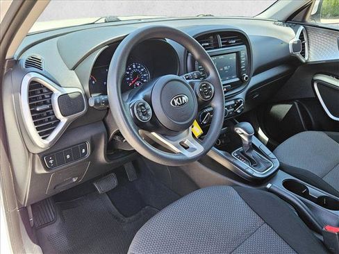Used 2020 Kia Soul LX FWD image 10