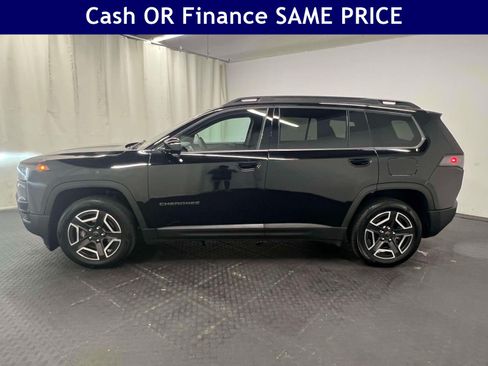 Used 2026 Jeep Cherokee Laredo AWD/4WD image 9