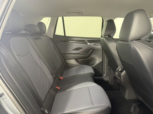 Used 2026 Volkswagen Tiguan SE FWD image 13