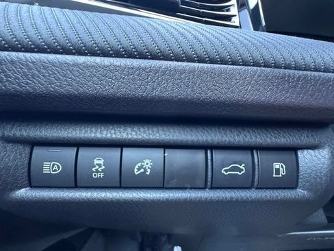 New 2026 Toyota Camry Hybrid FWD image 18