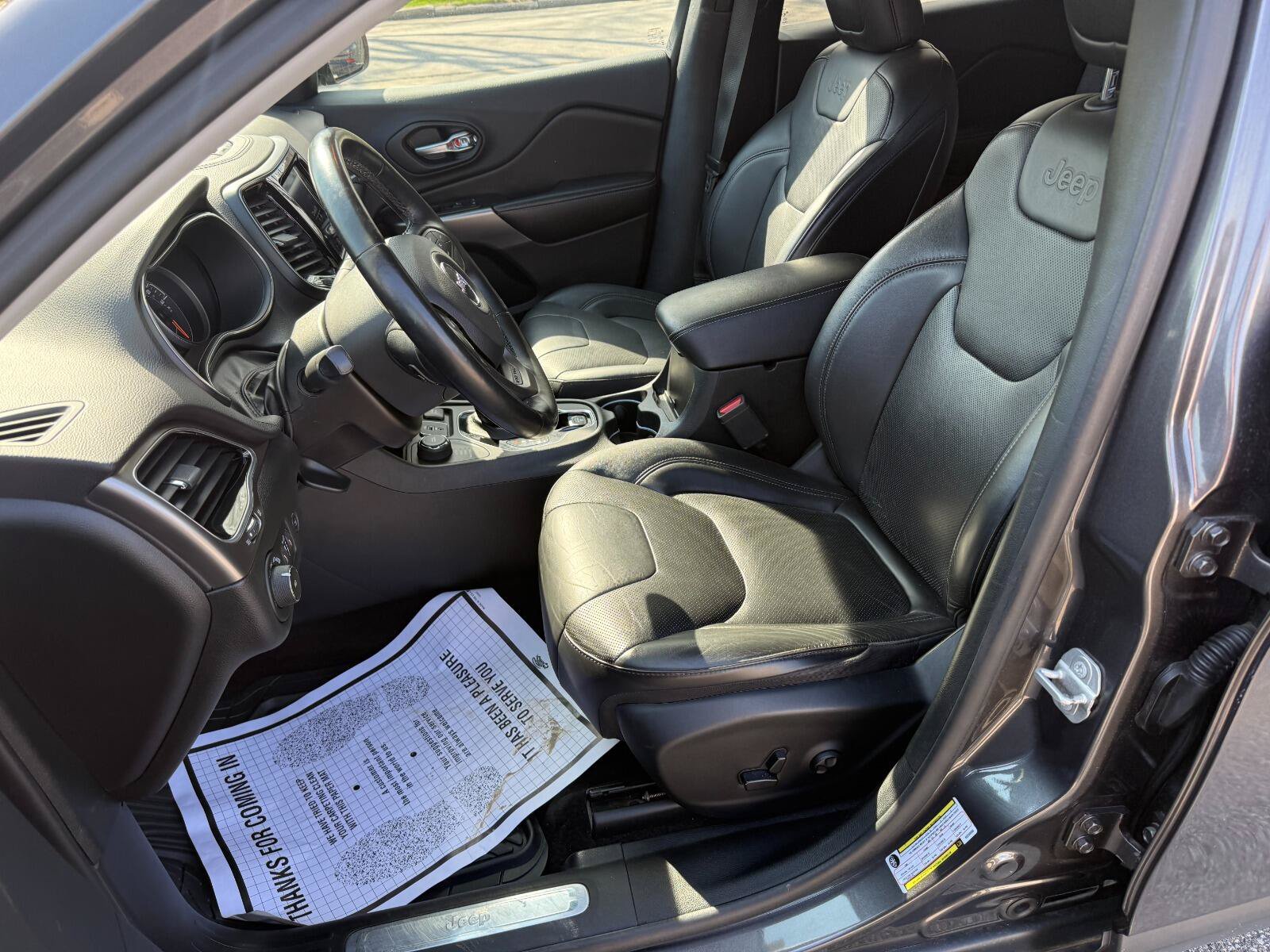 Used 2019 Jeep Cherokee Limited AWD/4WD image 10