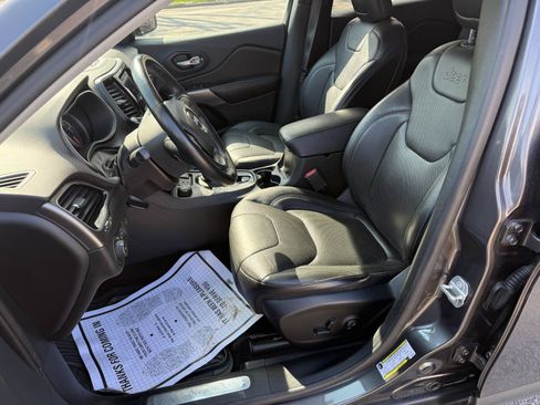 Used 2019 Jeep Cherokee Limited AWD/4WD image 10