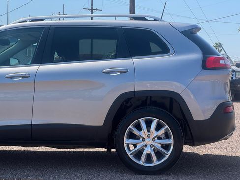 Used 2016 Jeep Cherokee Limited FWD image 6