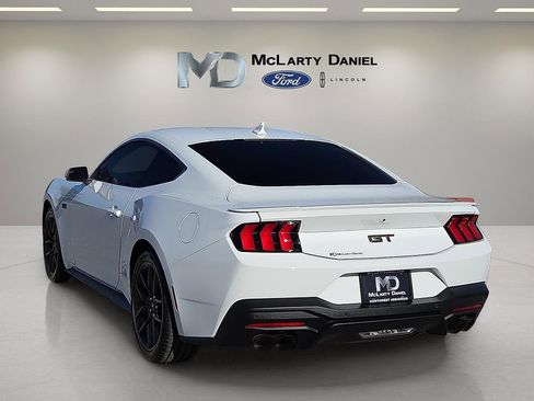 Used 2024 Ford Mustang GT Premium image 4