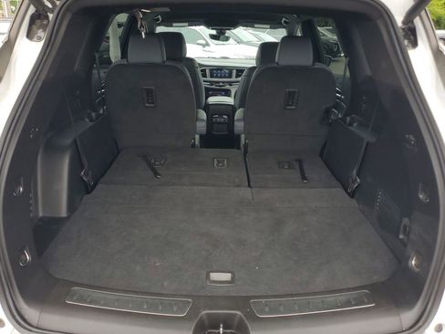 Used 2024 Buick Enclave Essence w/ Technology Package FWD image 28