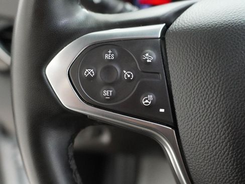Used 2023 Chevrolet Traverse RS FWD image 8