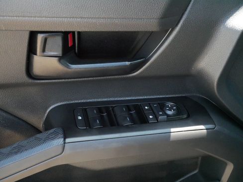Used 2025 Toyota Tacoma SR5 AWD/4WD image 19