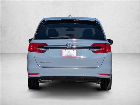 Used 2023 Honda Odyssey Elite image 7