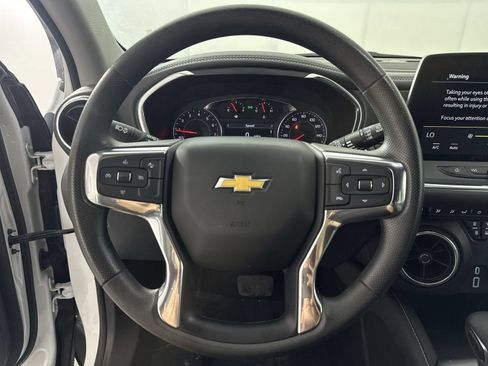 Used 2025 Chevrolet Blazer LT AWD/4WD image 14