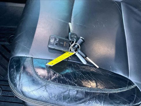 Used 2018 Chevrolet Suburban LT image 13