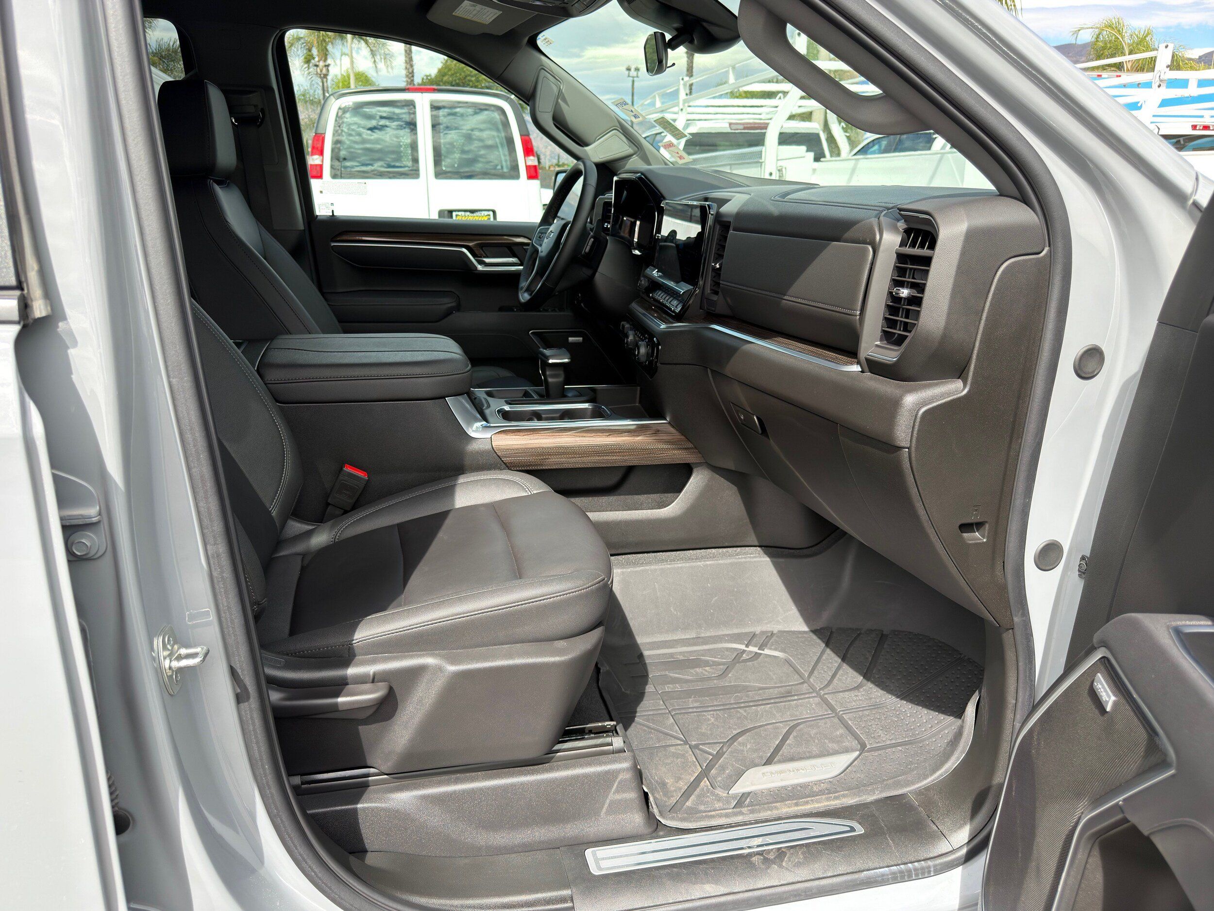 Used 2025 Chevrolet Silverado 1500 RST w/ Convenience Package II RWD image 10