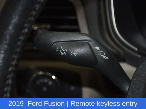Used 2019 Ford Fusion SEL FWD image 9