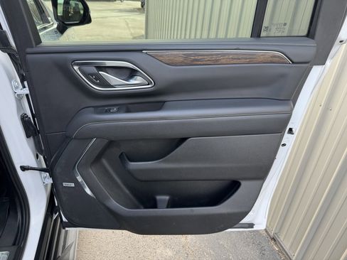 Used 2022 Chevrolet Suburban Premier image 34