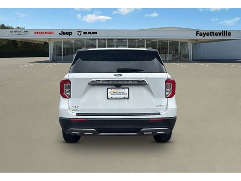 Used 2024 Ford Explorer XLT w/ Equipment Group 202A AWD/4WD image 4
