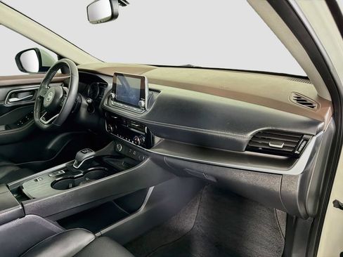 Used 2021 Nissan Rogue SV w/ Premium Package FWD image 34
