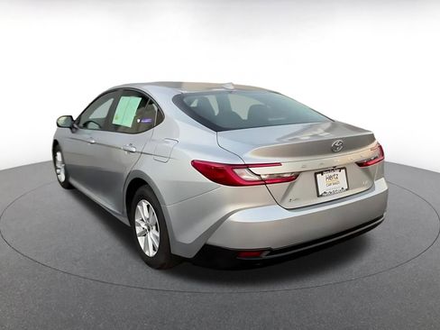 Used 2025 Toyota Camry LE image 11