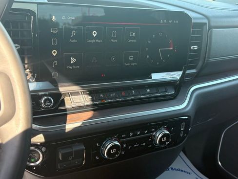 Used 2025 GMC Sierra 1500 SLT image 16