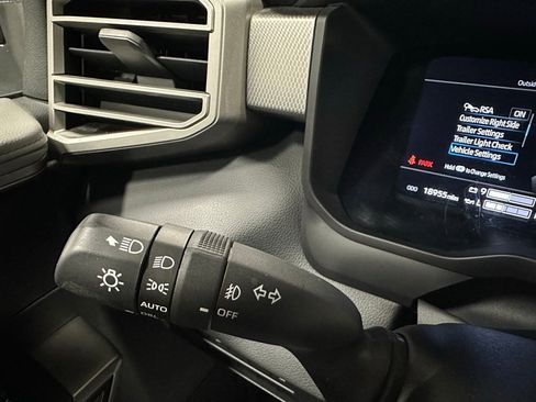 Used 2025 Toyota Tundra Limited image 22