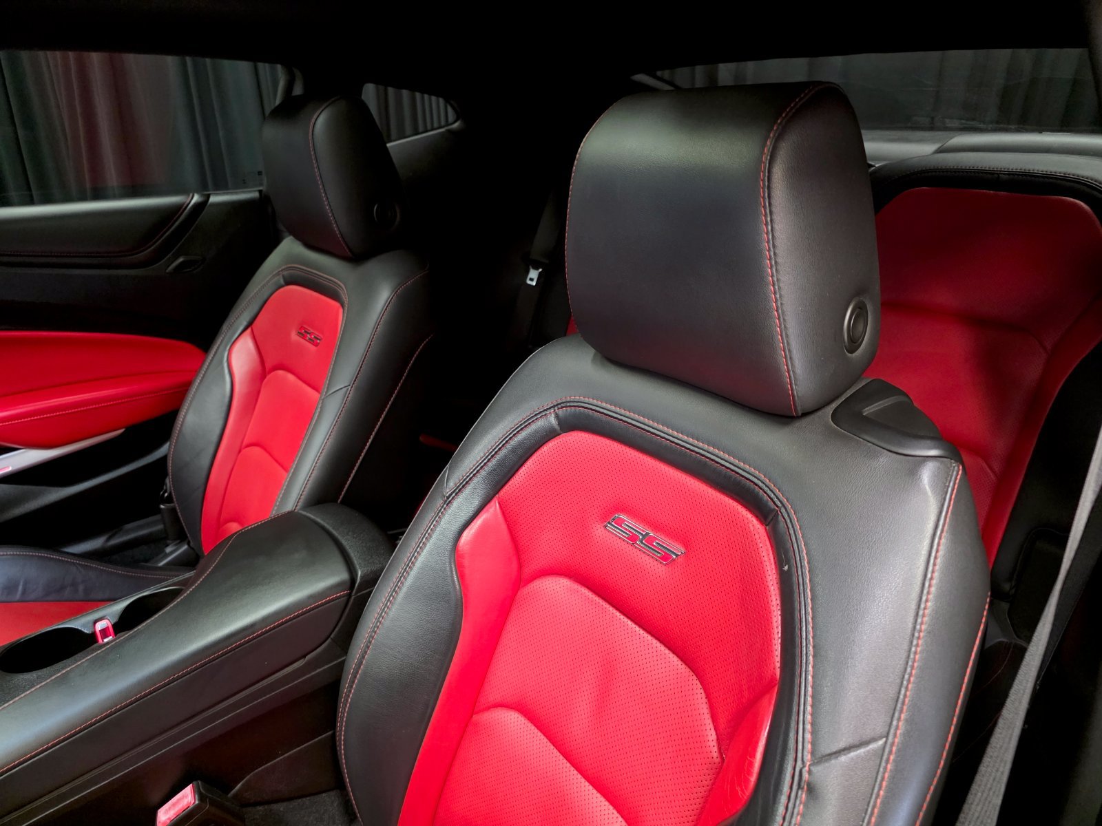 Used 2018 Chevrolet Camaro SS RWD image 19