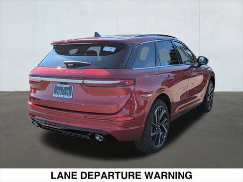 New 2025 Lincoln Corsair Grand Touring image 3