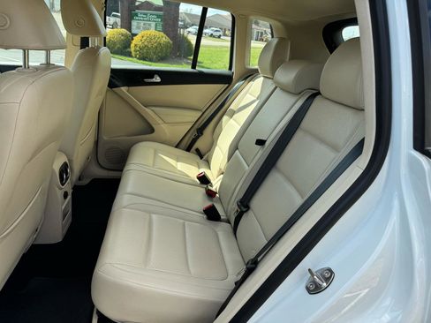 Used 2017 Volkswagen Tiguan S image 22
