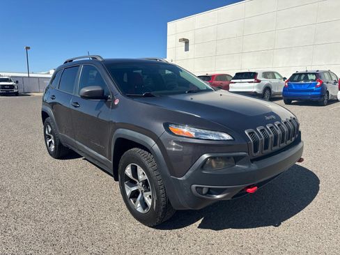 Used 2016 Jeep Cherokee Trailhawk w/ Leather Interior Group AWD/4WD image 7