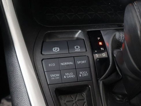 Used 2024 Toyota RAV4 LE AWD/4WD image 36