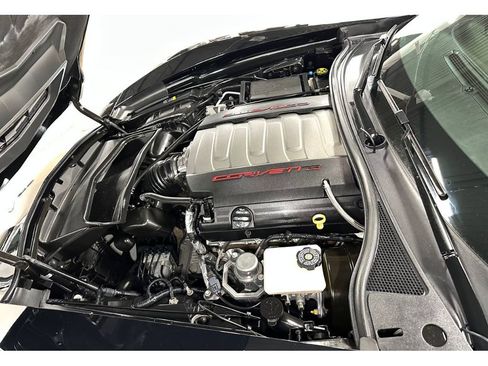 Used 2019 Chevrolet Corvette Stingray Coupe w/ 1LT RWD image 4