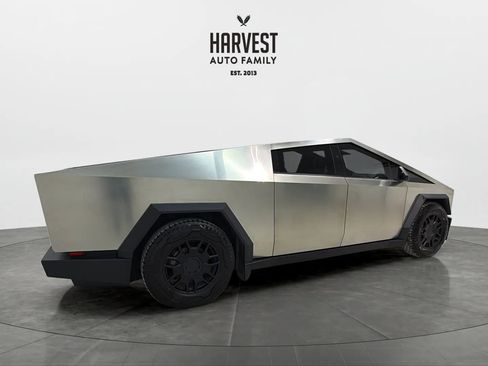 Used 2024 Tesla Cybertruck AWD Crew Cab image 7