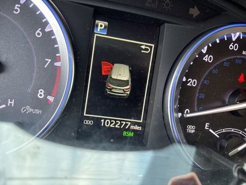 Used 2018 Toyota Highlander XLE image 8