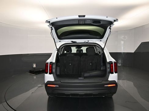 Used 2023 Kia Sorento LX image 21